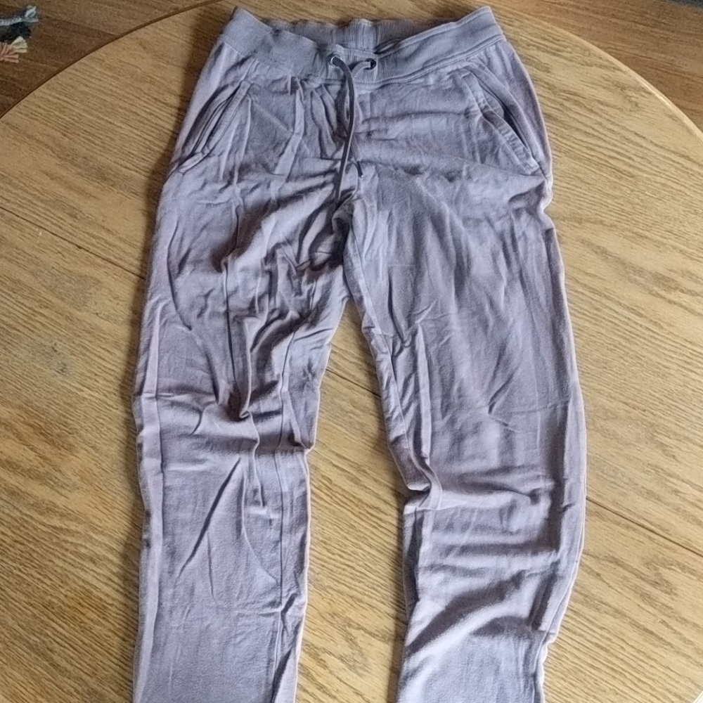Alo lounge pants
